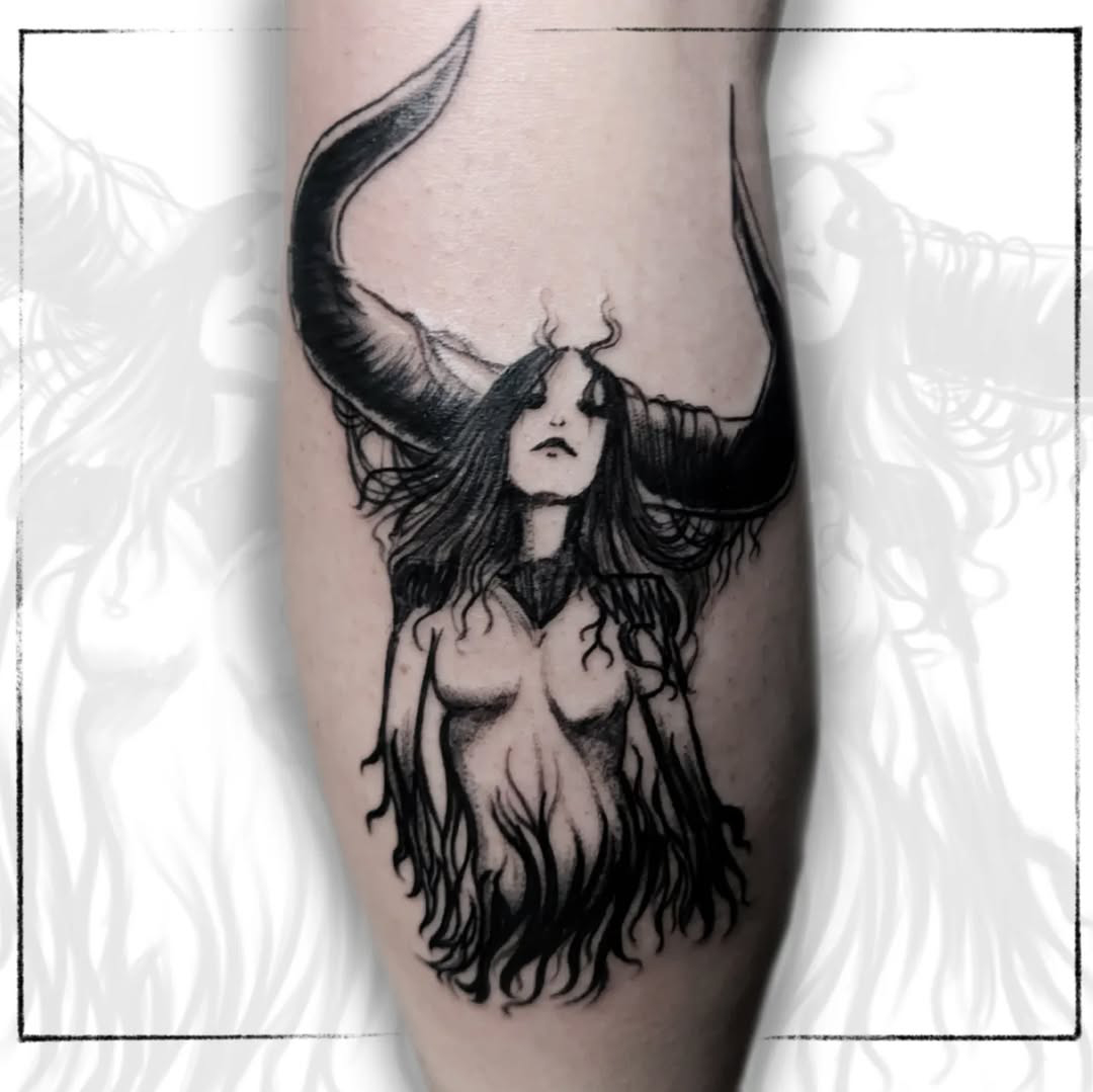 dark-horn-lady